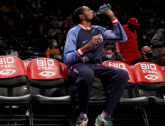 天津队轻取勇士,欧文点燃赛场 天津队轻取勇士,欧文点燃赛场