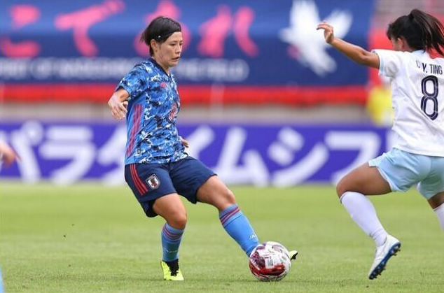 韩国队碾压日本队，黄鸭组合带队取胜