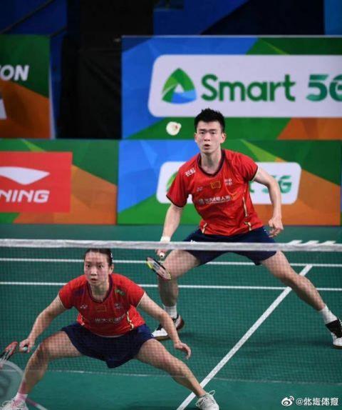 韩国队碾压日本队，黄鸭组合带队取胜