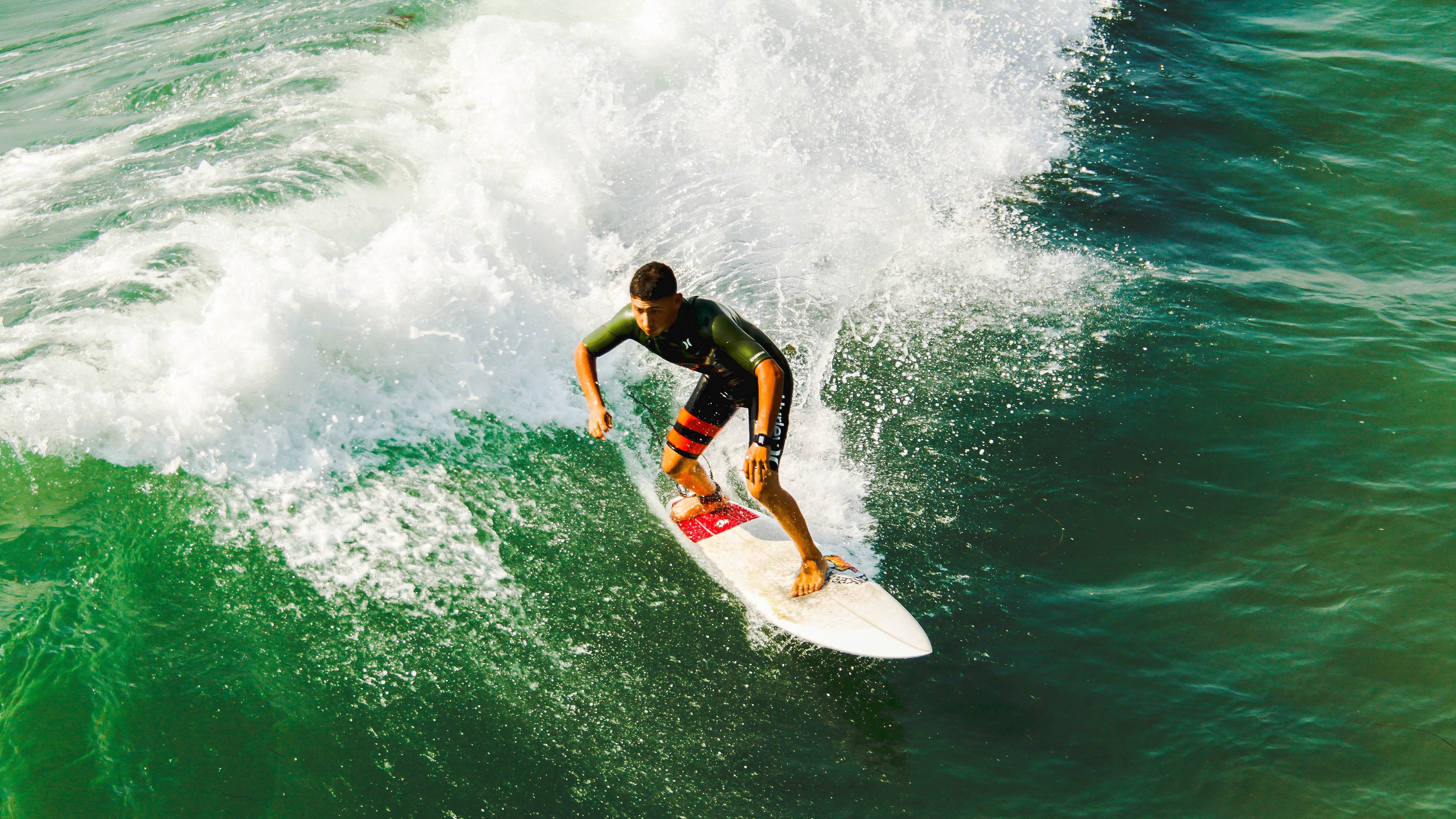 夜之独舞，马克西如何以唯一节奏征服F1街道赛