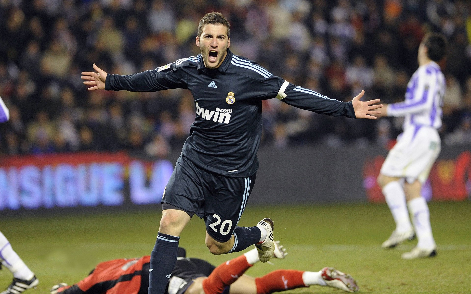 弗拉霍维奇全程高能输出，皇家社会单节拉开加纳锁定胜局